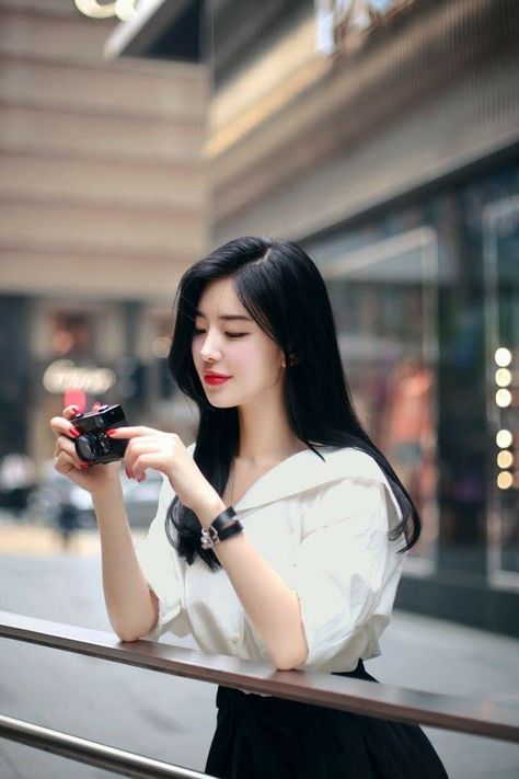 含着老师的丝袜美足脚趾视频